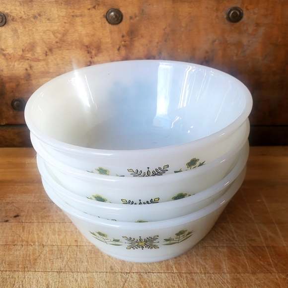 Fire King Meadow Green 5" bowl. Rare set of four! - Picture 7 of 8